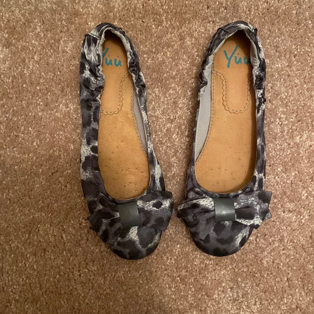 Ballet flats